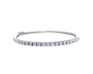 Claw set diamond tennis bracelet