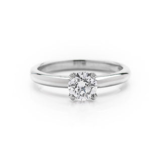 4 claw diamond solitaire engagement ring